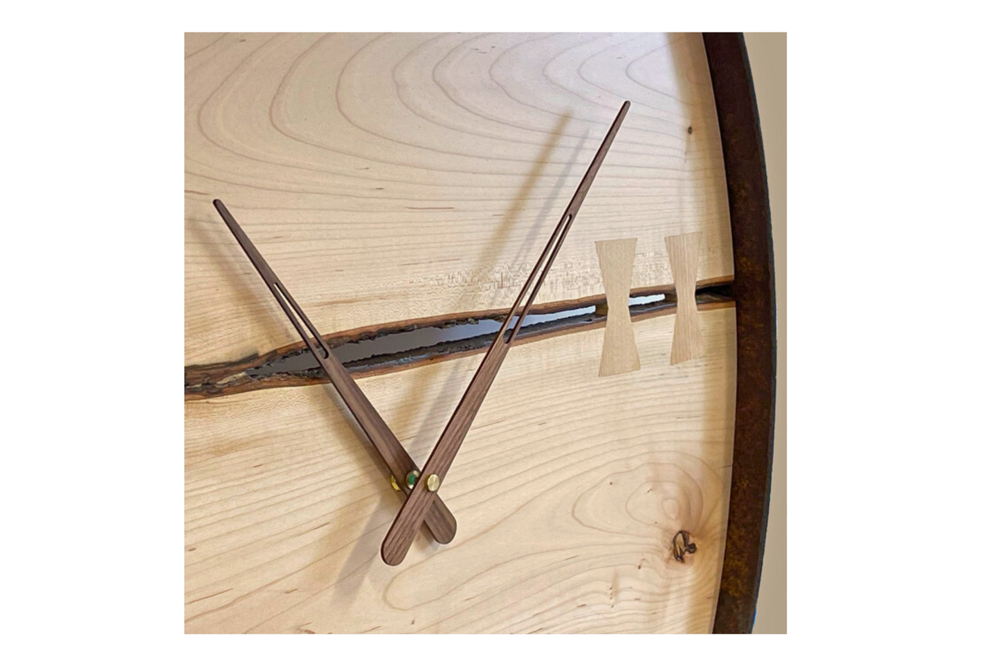 Authentic Wagon Wheel Clock – Maple & Walnut Hands | 39" Statement Timepiece