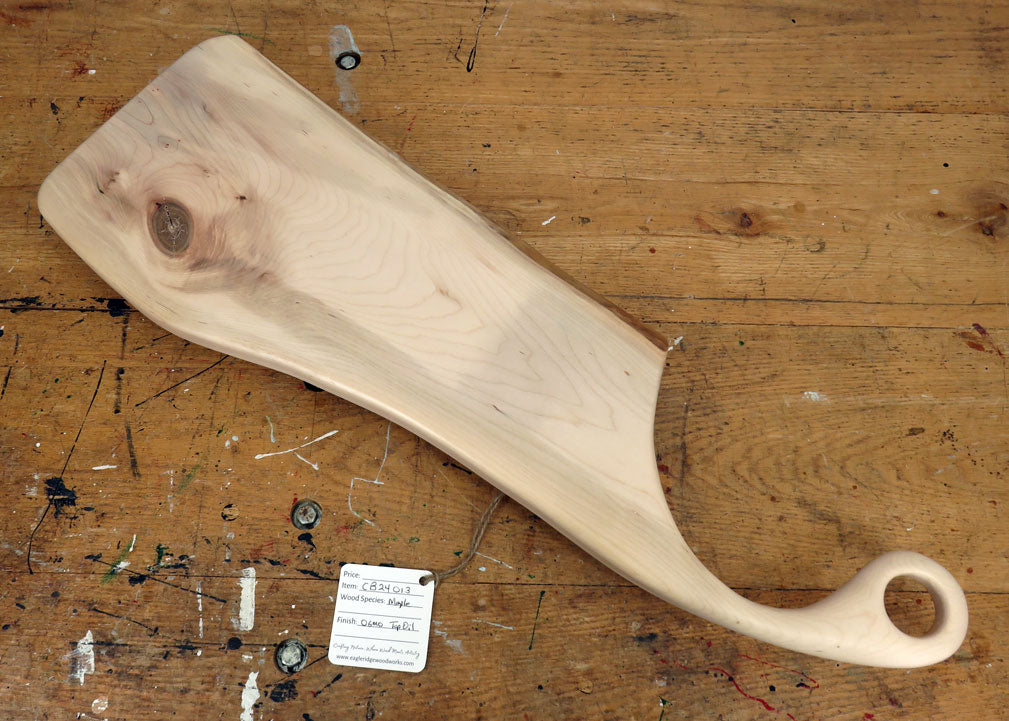 MAPLE BOARD WITH SWEEPING HANDLE & 'O' CUT OUT