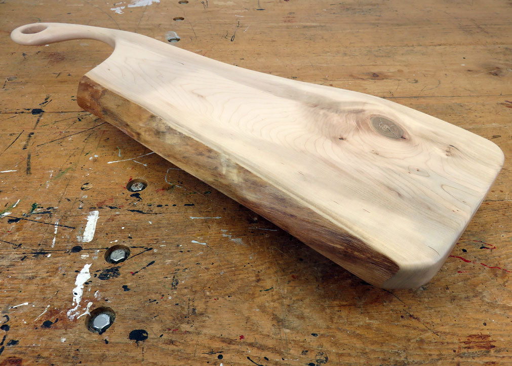 MAPLE BOARD WITH SWEEPING HANDLE & 'O' CUT OUT